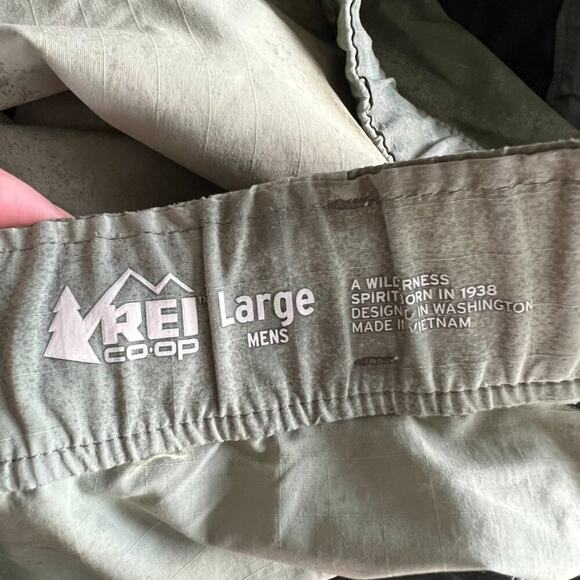 REI Coop Sahara Amphib Shorts in Bio Texture Sea Olive - Picture 9 of 12